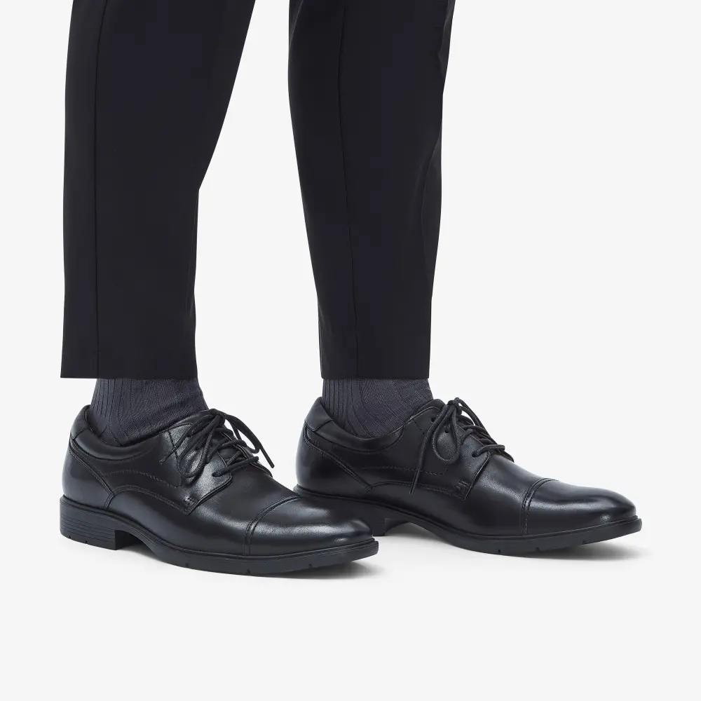 Clarks Herren-Oxfordschuhe aus schwarzem Leder, Modell Eldredge Cap online