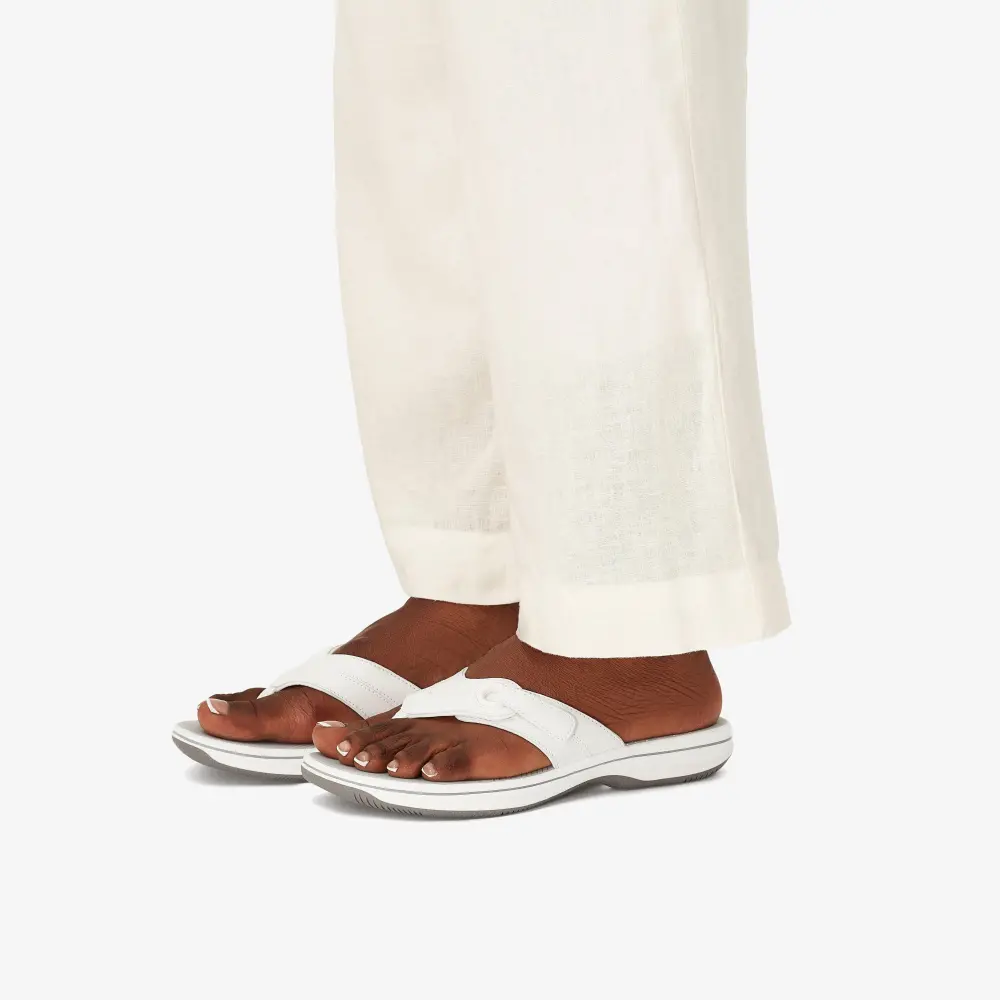 Breeze Reyna White Cloudsteppers™ Flip-Flops für Damen online